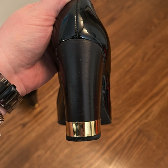 Tory Burch logo Patent leather heels size 8 - Picture 12 of 13